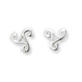 Clous d'oreilles en argent triskels.