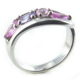 Bague en argent avec pierres mauve et rose.