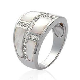 Bague en argent avec nacre.