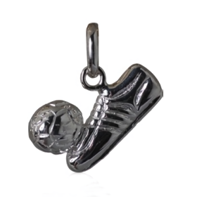 Pendentif chaussure et ballon de foot argent.