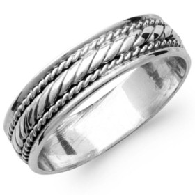 Bague en argent cordé.